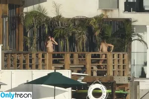 Cara Delevingne / caradelevingne nude photo #1257