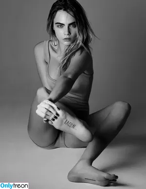 Cara Delevingne / caradelevingne nude photo #1284