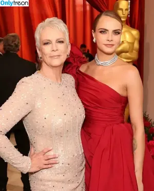Cara Delevingne / caradelevingne nude photo #1316