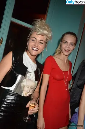 Cara Delevingne / caradelevingne nude photo #1361