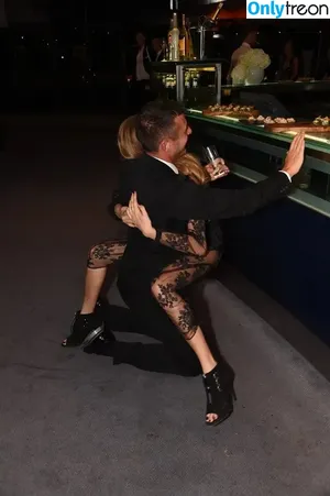 Cara Delevingne / caradelevingne nude photo #1399