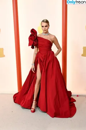 Cara Delevingne / caradelevingne nude photo #1425