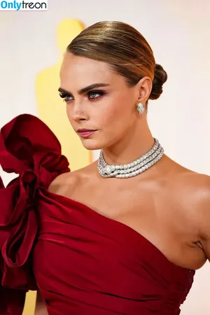 Cara Delevingne / caradelevingne nude photo #1430