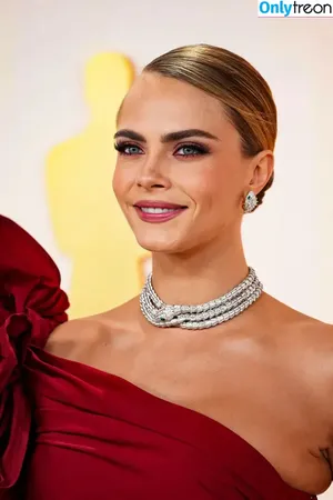 Cara Delevingne / caradelevingne nude photo #1431