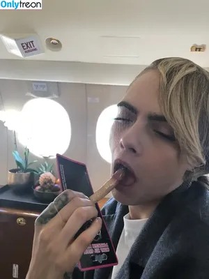 Cara Delevingne / caradelevingne nude photo #1456