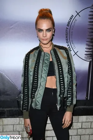 Cara Delevingne / caradelevingne nude photo #1469