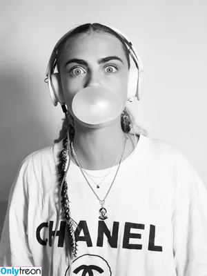 Cara Delevingne / caradelevingne nude photo #1489