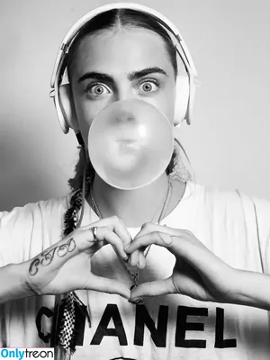 Cara Delevingne / caradelevingne nude photo #1496