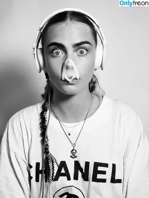 Cara Delevingne / caradelevingne nude photo #1499