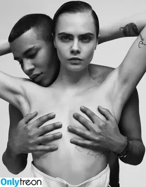 Cara Delevingne / caradelevingne nude photo #1559
