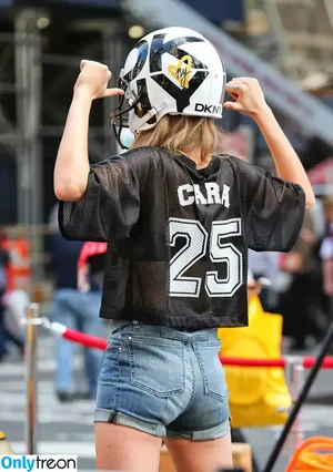 Cara Delevingne / caradelevingne nude photo #1567