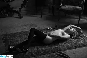 Cara Delevingne / caradelevingne nude photo #1570