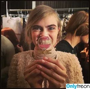 Cara Delevingne / caradelevingne nude photo #1583
