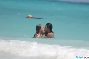 Cara Delevingne / caradelevingne nude photo #1610