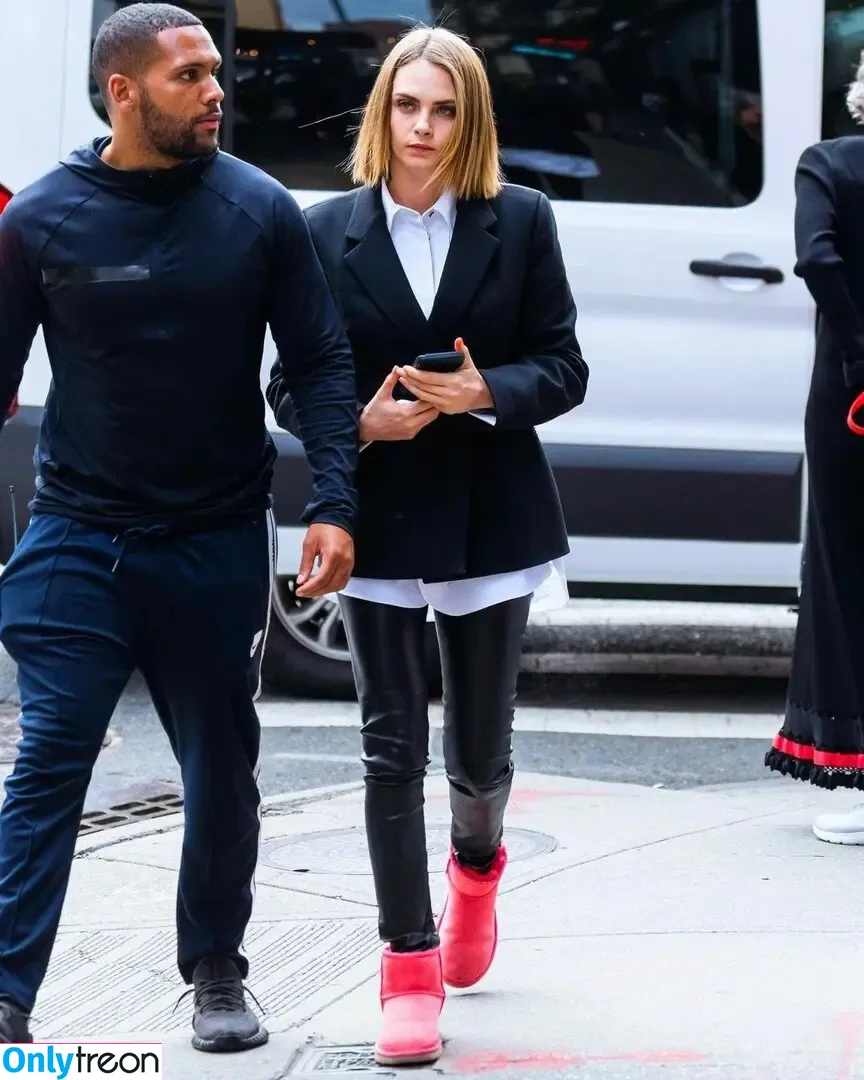 Cara Delevingne nude photo #1020 (caradelevingne)