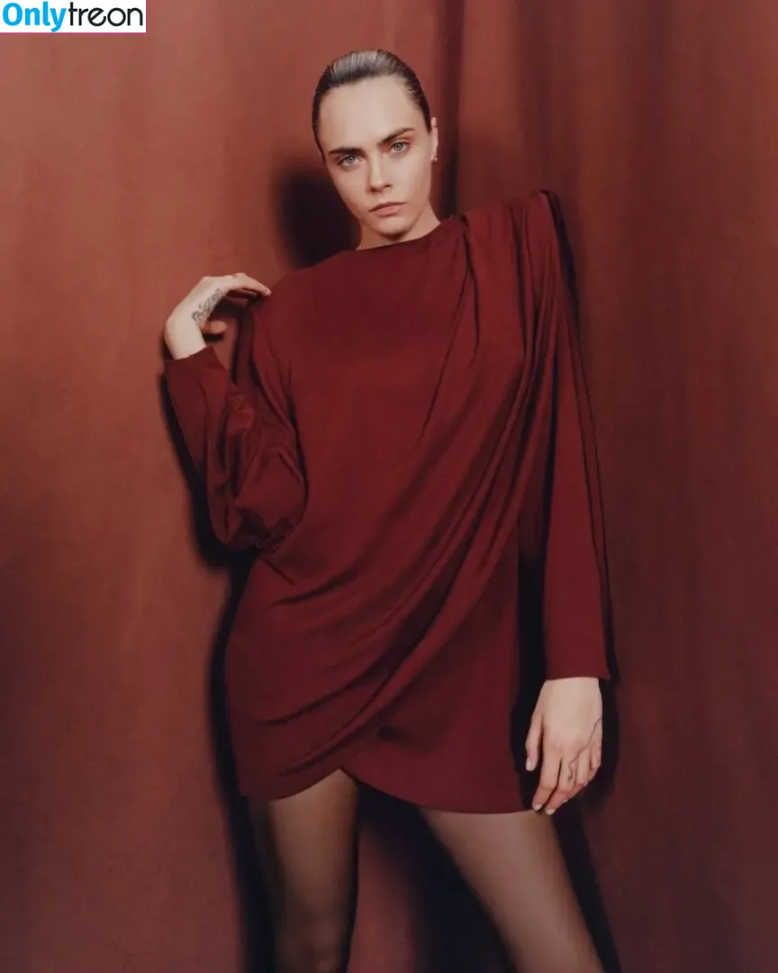 Cara Delevingne nude photo #1094 (caradelevingne)