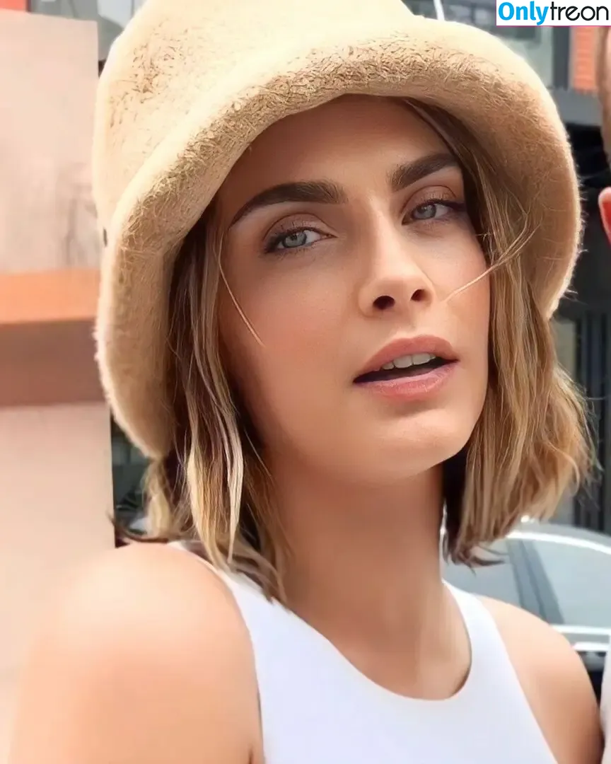 Cara Delevingne nude photo #1124 (caradelevingne)