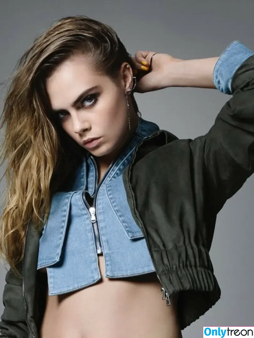 Cara Delevingne nude photo #1166 (caradelevingne)