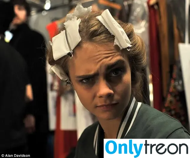 Cara Delevingne nude photo #1232 (caradelevingne)