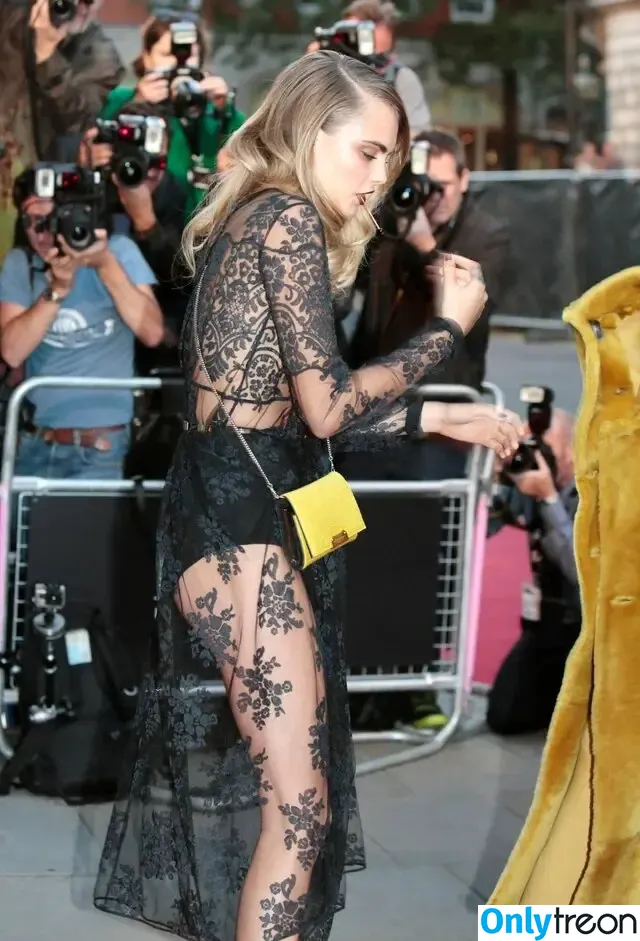 Cara Delevingne nude photo #1384 (caradelevingne)