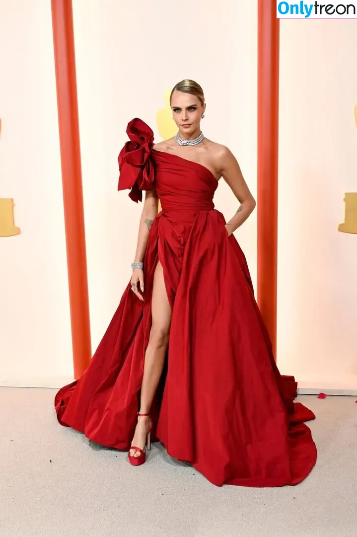 Cara Delevingne nude photo #1425 (caradelevingne)
