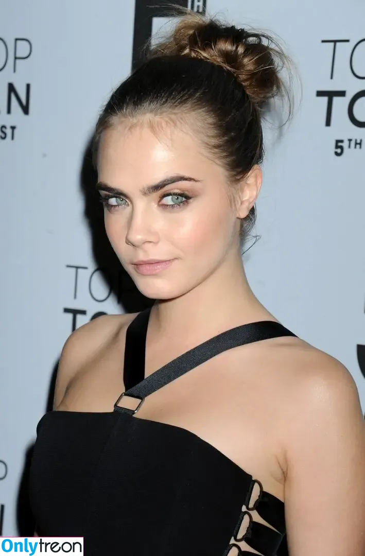 Cara Delevingne nude photo #1518 (caradelevingne)