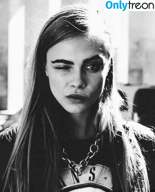 Cara Delevingne nude photo #1534 (caradelevingne)