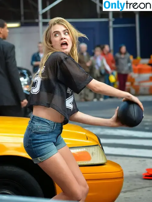 Cara Delevingne nude photo #1587 (caradelevingne)