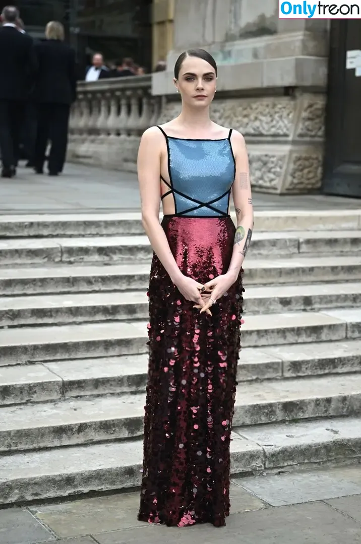 Cara Delevingne nude photo #1666 (caradelevingne)