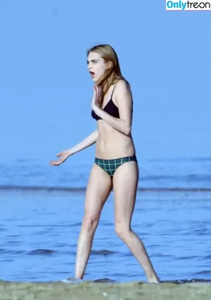 Cara Delevingne / caradelevingne nude photo #2677