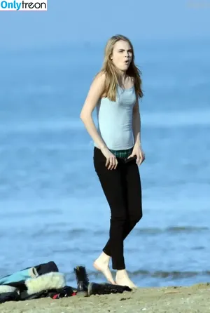 Cara Delevingne / caradelevingne nude photo #2679
