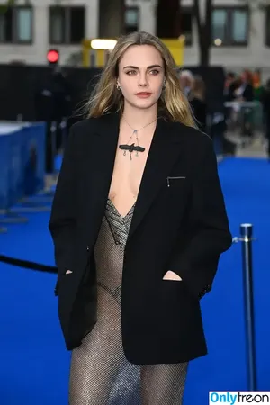 Cara Delevingne / caradelevingne nude photo #2728