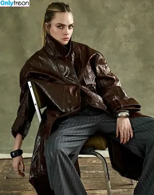 Cara Delevingne / caradelevingne nude photo #2825