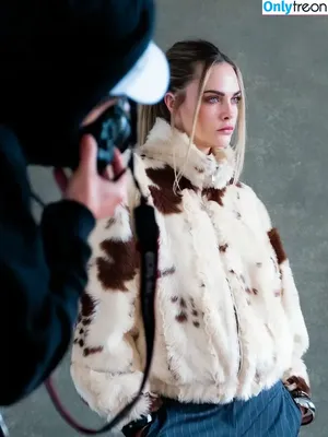Cara Delevingne / caradelevingne nude photo #2832