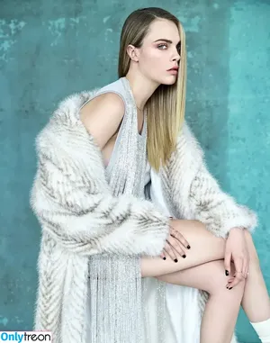 Cara Delevingne / caradelevingne nude photo #2833