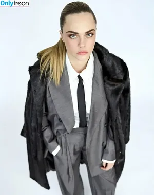 Cara Delevingne / caradelevingne nude photo #2836