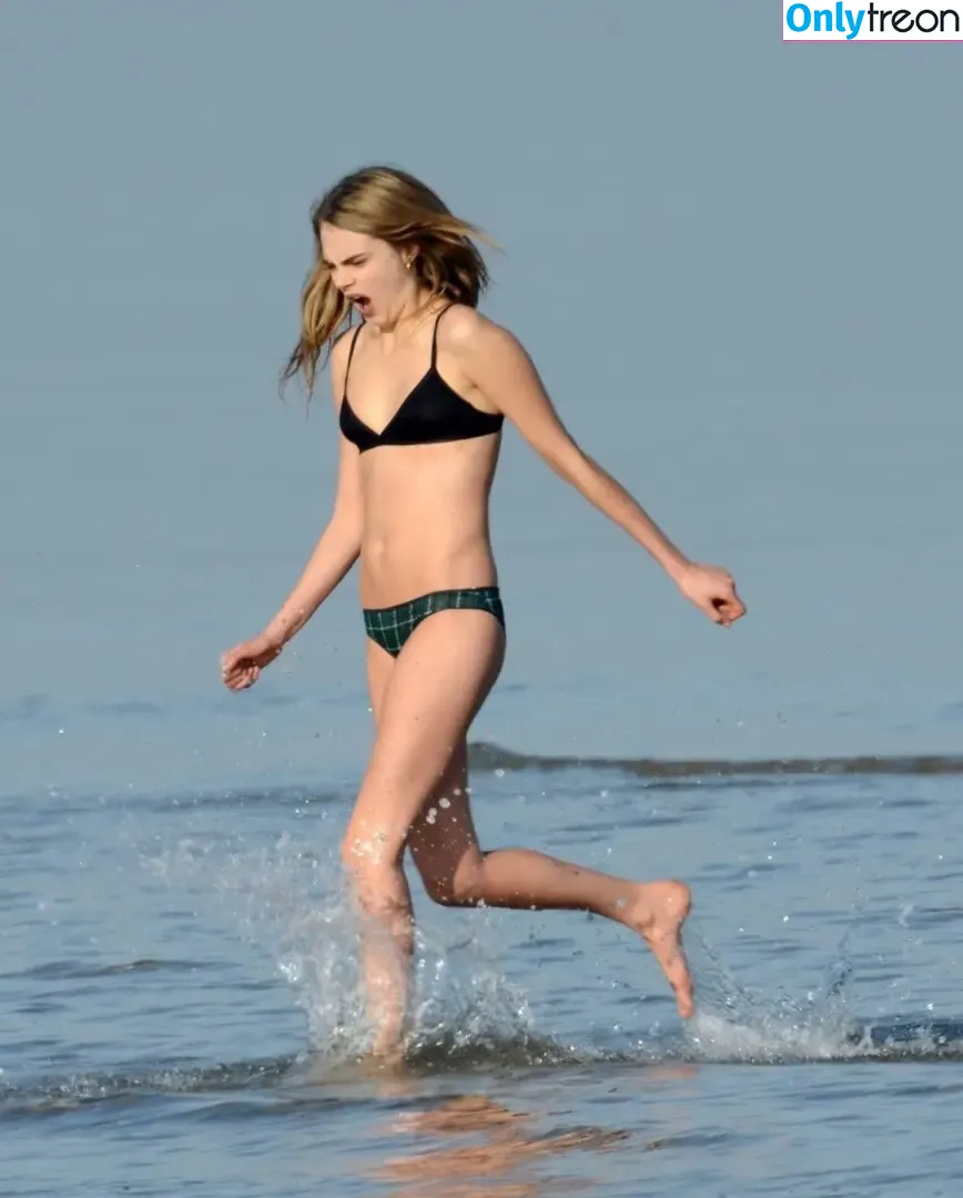 Cara Delevingne nude photo #2681 (caradelevingne)