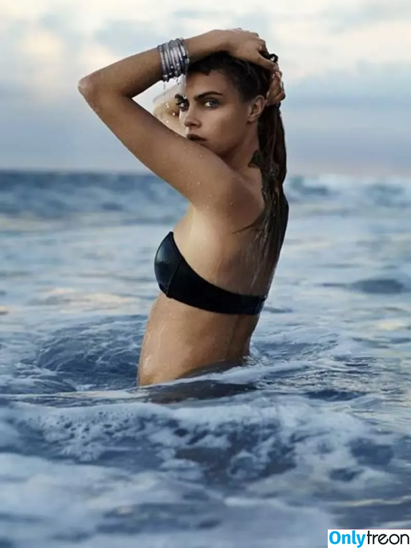 Cara Delevingne nude photo #2707 (caradelevingne)