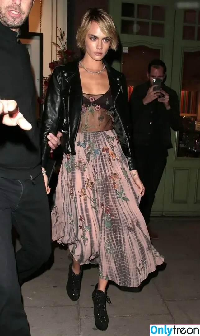 Cara Delevingne nude photo #2819 (caradelevingne)