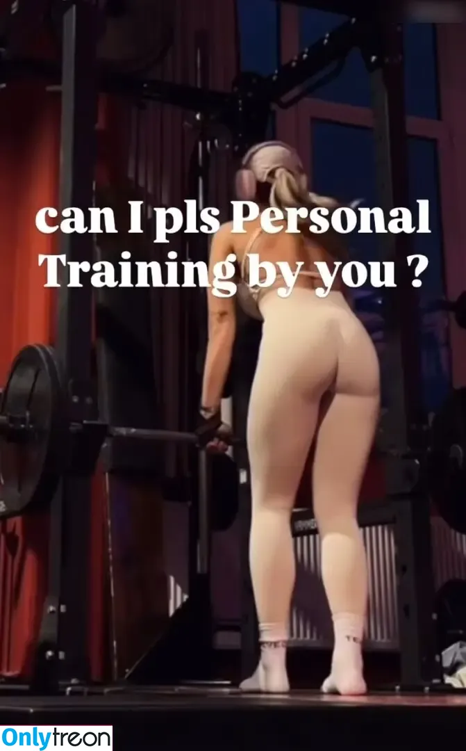 Caramella nude photo #0022 (kimcaramella)