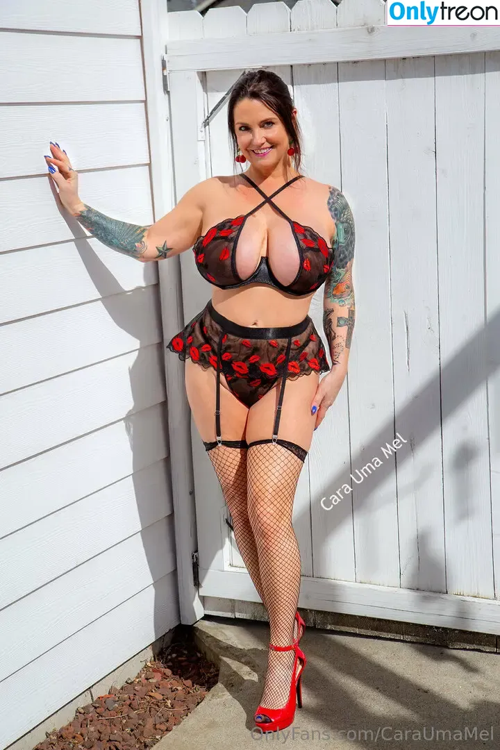 caraumamelfree nude photo #0114 (caraumamelofficial)