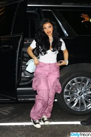Cardi B / iamcardib nude photo #0425