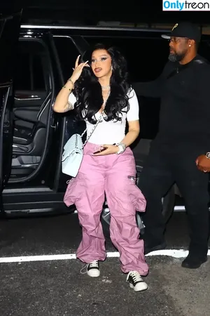 Cardi B / iamcardib nude photo #0426