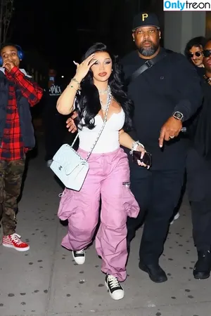 Cardi B / iamcardib nude photo #0429