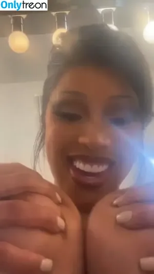 Cardi B / iamcardib nude photo #0514