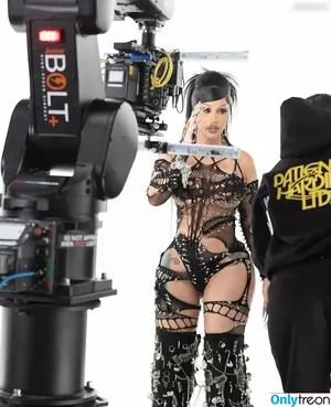 Cardi B / iamcardib nude photo #0531