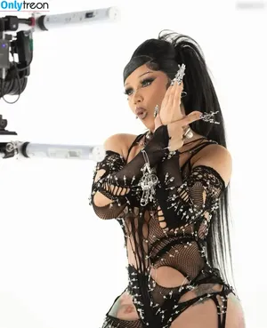 Cardi B / iamcardib nude photo #0532