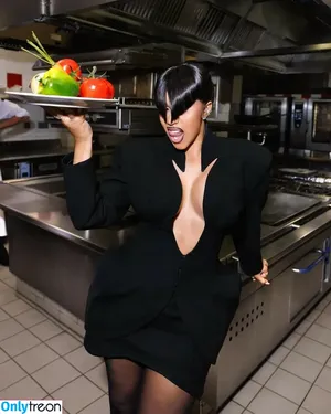 Cardi B / iamcardib nude photo #0629