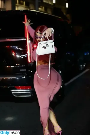 Cardi B / iamcardib nude photo #0707