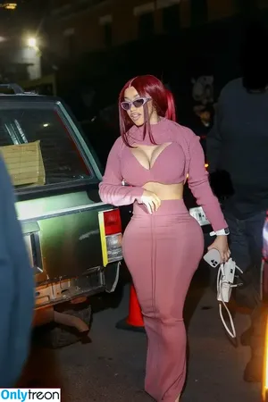 Cardi B / iamcardib nude photo #0708